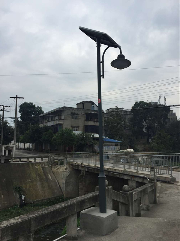綿陽4米市電(diàn)互補路燈